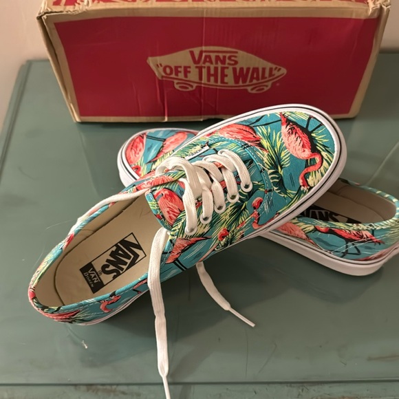 COPY - Vans Sneakers
Size 9 - Picture 1 of 3